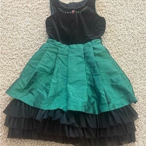 Isobella & Chloe Black and Green Formal Dress